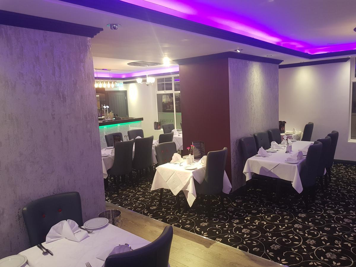 Ascot Grange Hotel - Voujon Resturant Leeds  Bagian luar foto